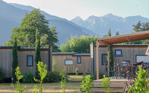 Camping Pradelongue de Bagnères-de-Luchon en Haute-Garonne. Hébergements en camping