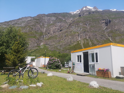 Bienvenue au camping de l'Illaz à Bessans en Haute Maurienne Vanoise. Venez installer votre tente