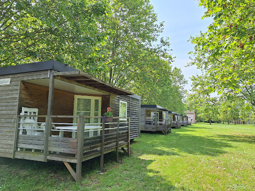 Bienvenue au Camping La Clé de Saône en Bourgogne du Sud. Camping près de Macon idéalement situé au bord de la Saône. Nos emplacements sont en bords de Saône. Camping d'étape idéal sur la route du sud!