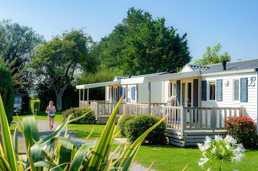 Réservez vos vacances au camping Les Pommiers du Mont Saint-Michel à Mont Saint Michel (Normandie) - Location de mobil-home dans un camping 4 étoiles