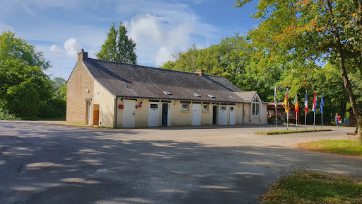 Le Camping du Motten de Sainte Anne d'Auray est à proximité du centre de la commune