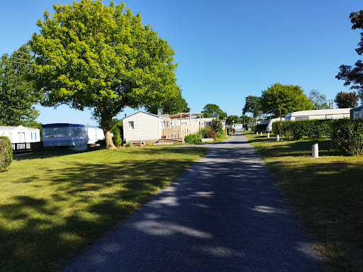 Camping avec piscine au coeur de La Baie du Mont Saint Michel : le Camping de la Chanterie vous accueille à Saint Pair sur Mer en famille et entre amis pour vivre des vacances inoubliables en bord de mer en Normandie