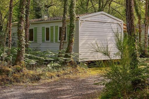 Camping Le Bois de Pleuven à St-Yvi en Bretagne. Camping 4 étoiles qui se situe dans le sud du Finistère avec espace aquatique