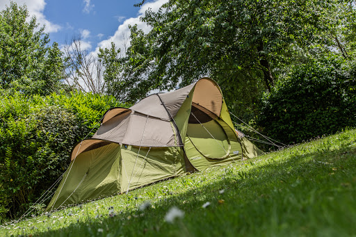 Offrez-vous des vacances de rêve en camping près de Saumur. Camping nature 4**** vous ouvre ses portes pour un séjour inoubliable.