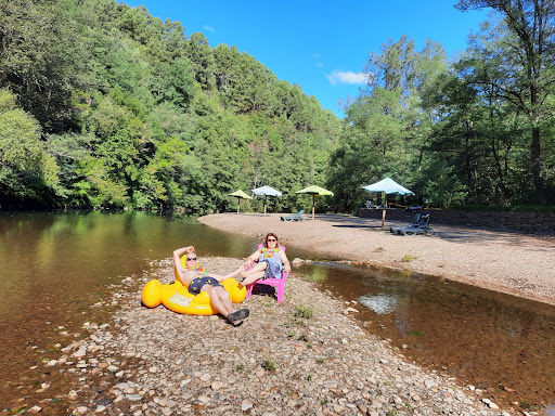 entre amis ou en couple dans un camping en pleine nature entre Cévennes et Ardèche