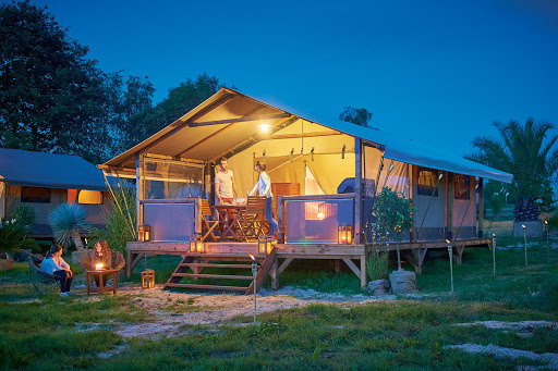 Bienvenue en Ardèche Verte dans notre Camping Familial avec piscine et en bord de Rivière