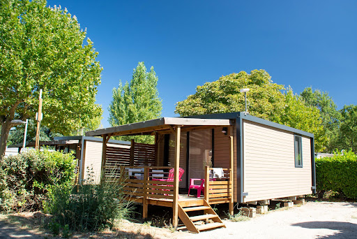 Rendez-vous au Camping International du Verdon à Aups et prenez le large dans ce fabuleux camping dans le parc naturel régional des Gorges du Verdon.