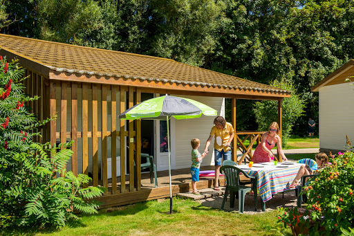 Camping familial 3* dans les Vosges à Corcieux avec piscine couverte