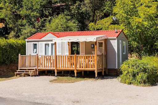 Camping Val d'Ussel 4 étoiles situé à Proissans