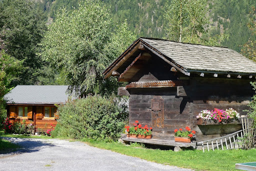 Le camping se trouve au pied des glaciers des Bossons et de Taconnaz