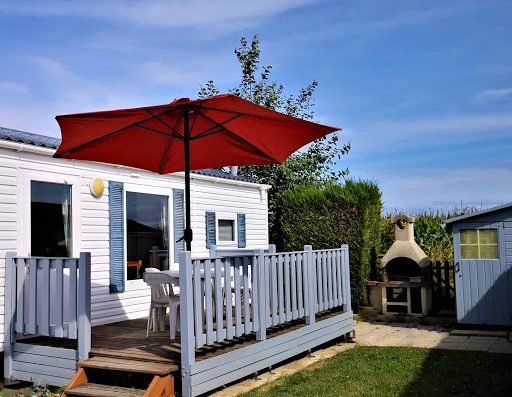 Le Normandie Sword Beach est un village vacances situé à Hermanville-sur-Mer. Les clients peuvent profiter d une piscine extérieure saisonnière