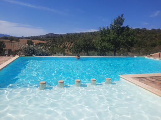 le Camping Chadeyron est idéal pour se ressourcer en Ardèche. À proximité de Vallon Pont d'Arc