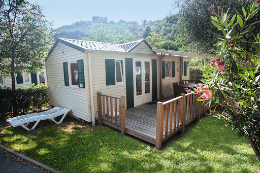 Profitez de vos vacances au camping Green Park situé à Cagnes sur Mer. Un camping 4 étoiles avec un parc aquatique en bord de plage.