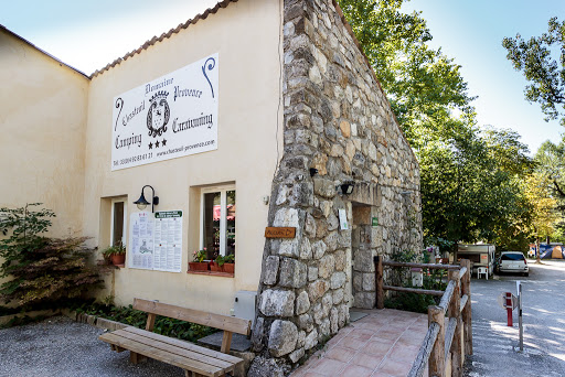 Profitez de vacances nature dans un camping 3 étoiles au bord du Verdon avec piscine chauffée