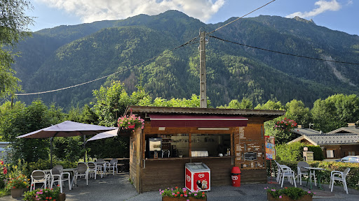 Bienvenue au Camping les Cimes Chamonix (Les Bossons) au Pays du Mont Blanc. Emplacements de camping et Chalets Tel : 06 50 81 04 62 ou 04 50 53 58 93