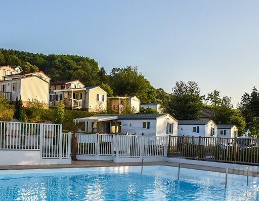 Bienvenue au camping Les Terrasses de Xapitalia à Hasparren dans le Pays basque (64). Près de Biarritz