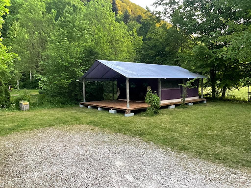 Camping 3 étoiles à Ménétrux-en-joux