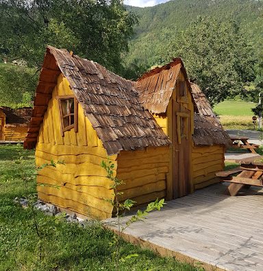 Site officiel de la commune de Queige en Savoie (73720). La campagne à la montagne