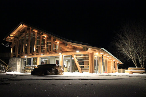 Le Centre Montagnard Cap Guéry vous souhaite la bienvenue et vous accueille pour vos activités découverte et sports nature ainsi que dans son cabanage.