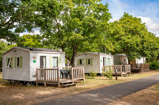 Le camping 3 étoiles de Montlouis-sur-Loire en bord de Loire pour visiter les Châteaux de la Loire