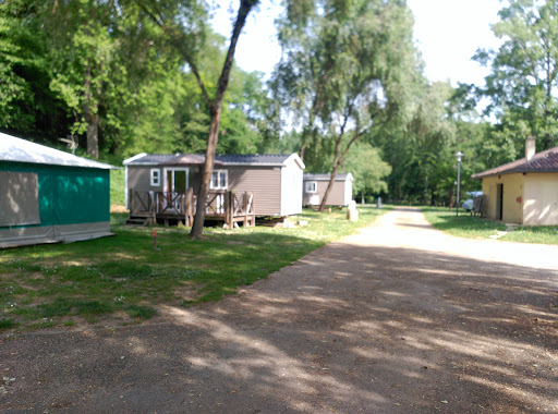 Le camping du Pouy (à Eauze) est situé sur le chemin de Saint-Jacques de Compostelle (GR65). Il est le lieu idéal pour tous ceux qui sont à la recherche d’un cadre frais et bucolique.