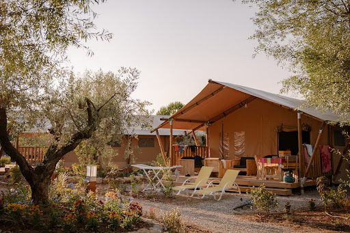 Découvrez le camping 5 étoiles L'Hippocampe à Sisteron