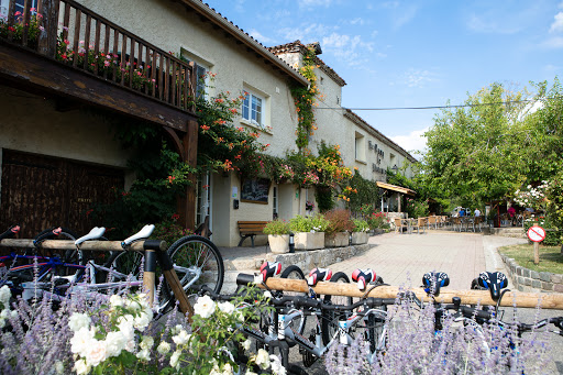 Découvrez le camping 4 étoiles Camp de Florence à La Romieu. Vivez vos vacances dans le Gers avec une vue sur les coteaux de Gascogne.