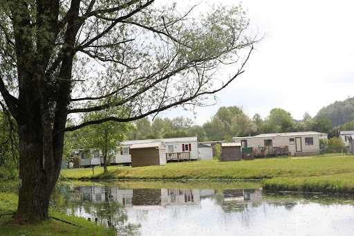 Camping situé dans le Haut-Pays du Montreuillois à Enquin-sur-Baillons. Venez séjourner dans un endroit paisible au cœur de la nature