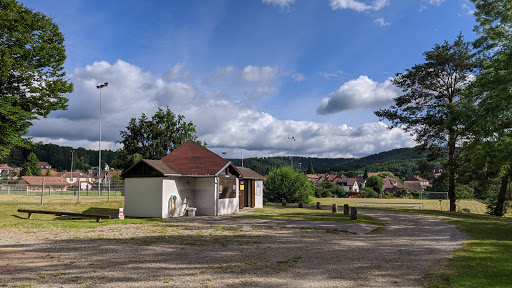 Wingen-sur-Moder est un village du Parc Naturel Régional des Vosges du Nord situé à 10 km au nord-est de La Petite-Pierre