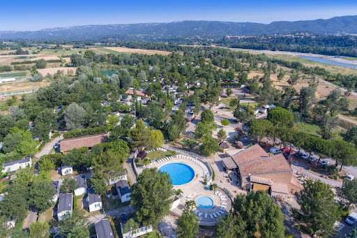 Louez ce superbe Mobil Home situé dans un camping de rêve à la Roque d'Anthéron