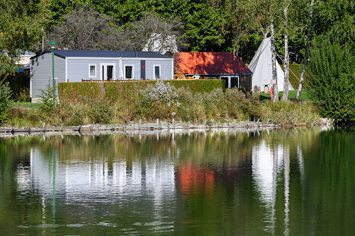 Le Camping de l'Aigrette à Attichy dans l'Oise (Picardie) vous propose notamment un séjour sous tipi. Tarifs attractifs.