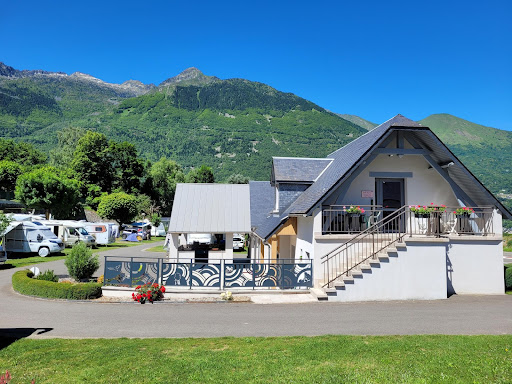 Camping** Le Bergons à Luz Saint Sauveur dans les Hautes Pyrénées. Location mobil-home