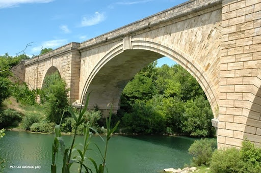 Le camping du pont à Gignac dans l'Hérault