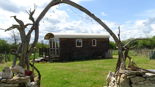 Bienvenue au camping du Monde du Petit Peuple