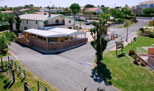 Le camping VAL-VERT vous accueille d'avril à septembre en charente-maritime proche de Royan.