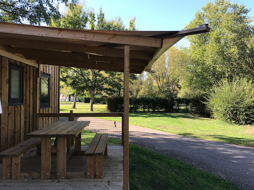 Séjournez à Vesoul dans notre camping Bourgogne Franche Comté et profitez de nos location grand confort au bord du Lac ou emplacement camping