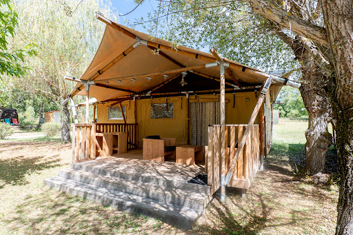 Le camping du Moulin de Thoard à côté de Digne-les-bains vous propose ses emplacements tentes