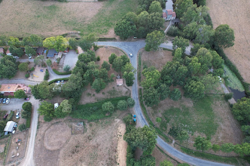 Camping la Roche sur Yon : Camping avec restaurant Moulin de Rambourg 3 étoiles à Nesmy près de la Roche sur Yon et location de chalet en Vendée