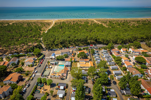 Bienvenue au Camping Les Flots Bleus**** à La Faute sur Mer en Vendée