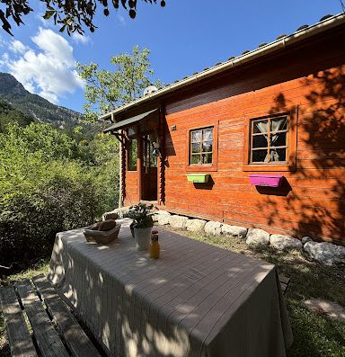 À Castellane au cœur d'un cadre naturel incomparable et sans nuisances