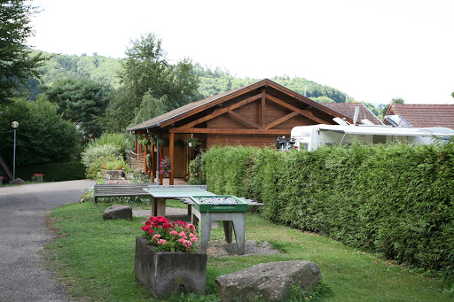 Découvrez les chalets et emplacements du camping du Haut-Koenigsbourg à Liepvre en Alsace