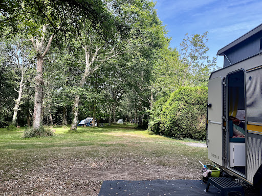 Le camping DUCASSE est une aire naturelle proposant de l'espace