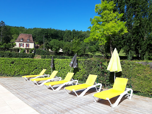 Le Camping Paradis le Céou près de Sarlat vous accueille dans un cadre familial pour des vacances inoubliables dans le Périgord Noir.