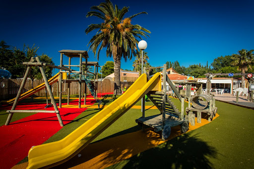 Réservez vos vacances à 1km de la plage à Argelès sur Mer en Languedoc Roussillon au camping Chadotel Les Jardins Catalans