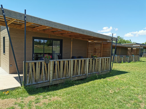 Auvergne Chalets Sancy réponds à vos besoins de location et séjours vacances dans le massif du Sancy. Découvrez nos formules et séjours.