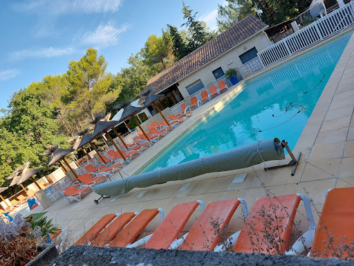 dans un écrin de nature et au calme. Retrouvez-vous dans notre camping proche de Vaison la Romaine.