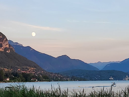 Prestataires touristiques autour du Lac d'Annecy