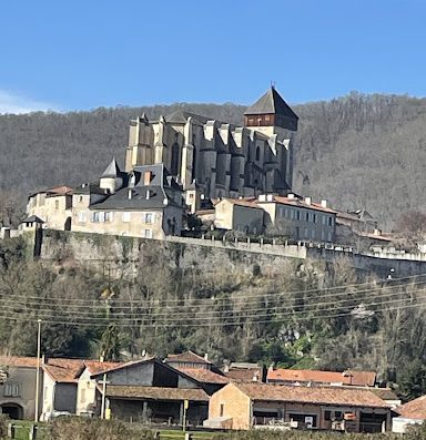 Situé à Saint-Bertrand-de-Comminges