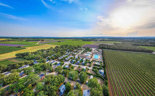 Camping dans le Vaucluse calme et familial au coeur de la Provence