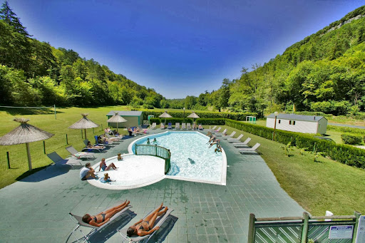 Camping Dordogne 4 étoiles : découvrez notre camping en Dordogne près de Sarlat pour un séjour de rêve en famille